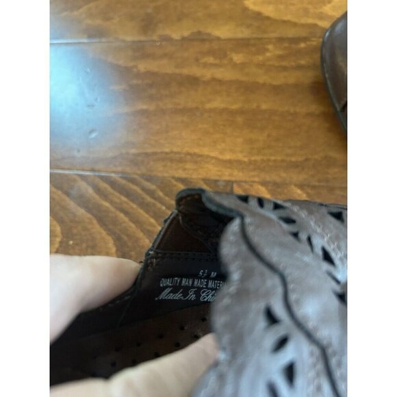 Easy Street Women's Mules Flats Brown Faux Leather Slip Ons NEW 5.5 M - Picture 4 of 4